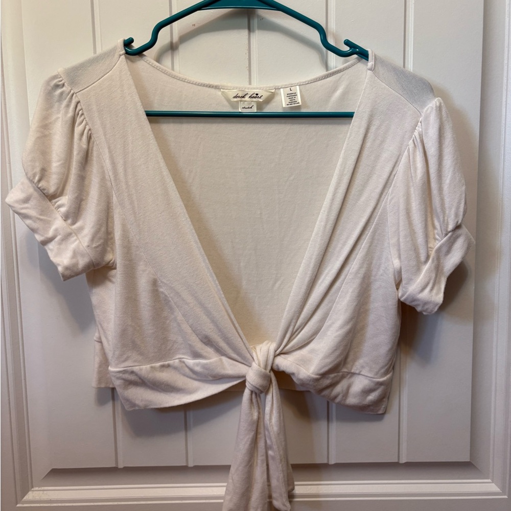 Derek Heart white Short Sleeve Crop Blouse with front tie. Size Large.